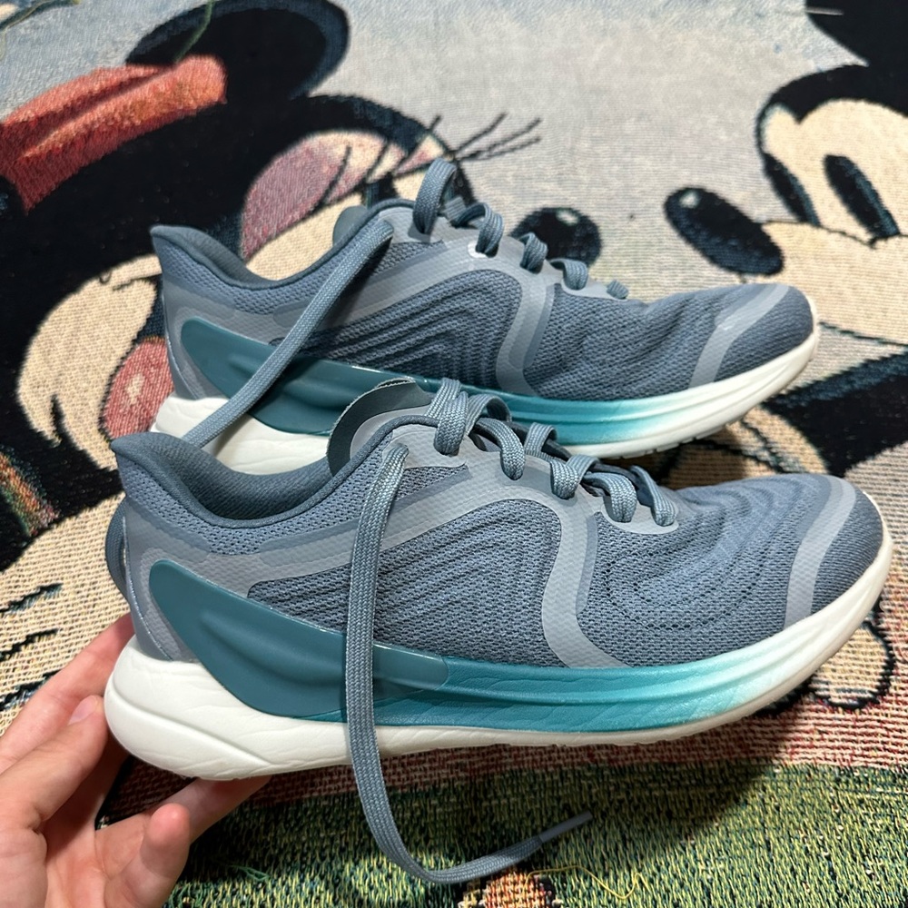 Ladies Lululemon Blissfeel 2 Running Shoes